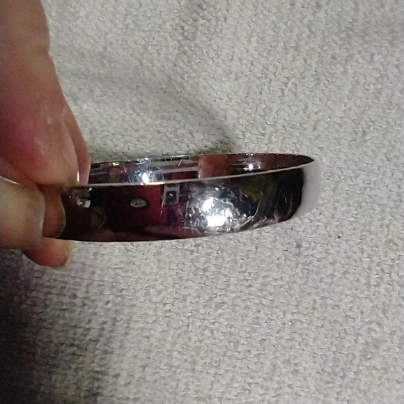 Silvertone plain bangle bracelet - Picture 1 of 3